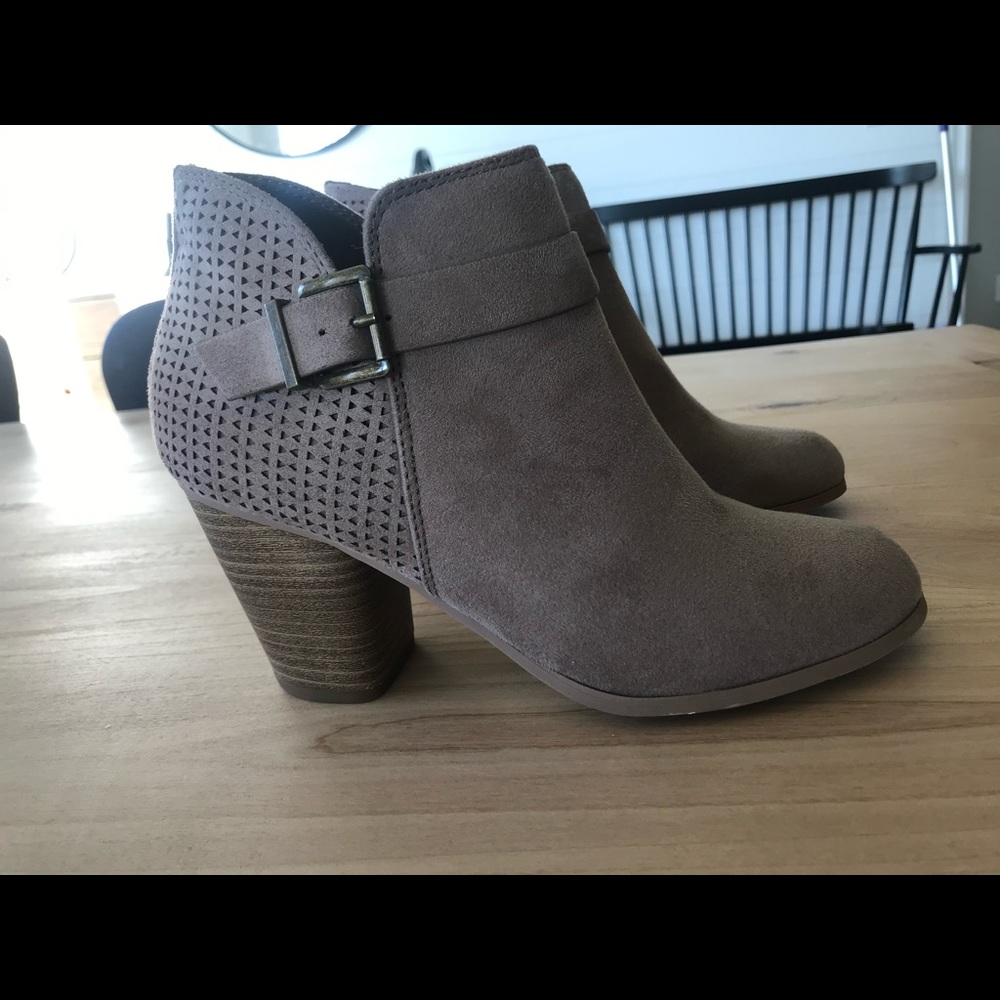 Women’s size 7.5 brown boots